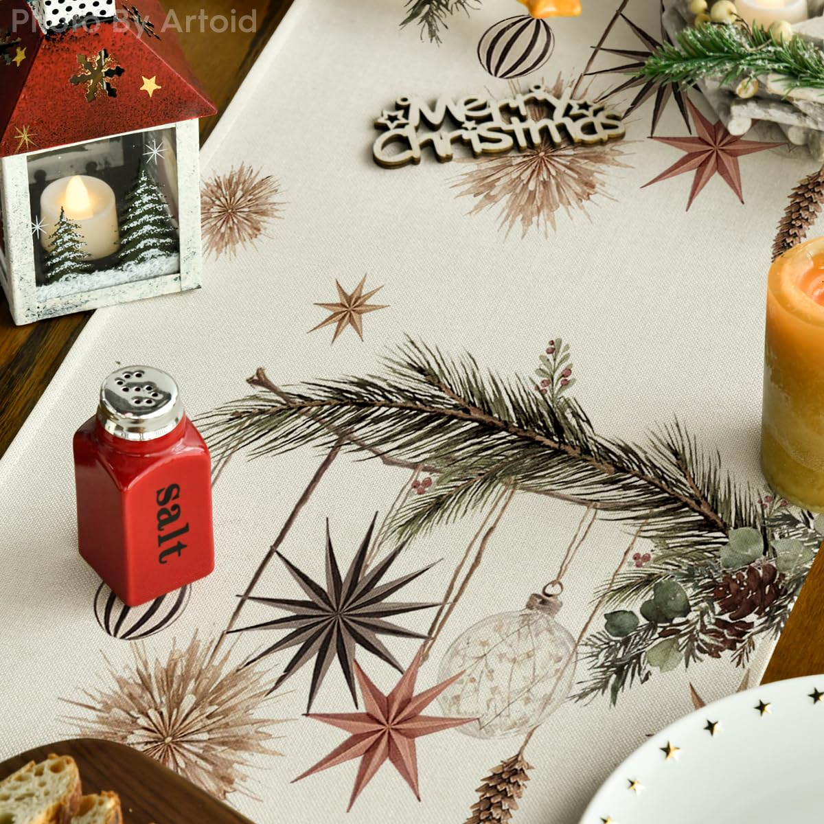 Artoid Mode festive border design enhances seasonal decor for special occasions