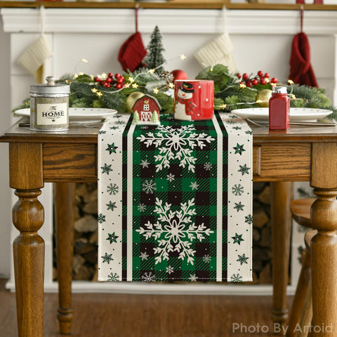 Artoid Mode festive fabric withstands daily use with colorfast pattern.