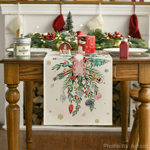 Artoid Mode holiday party table decoration for festive occasions.