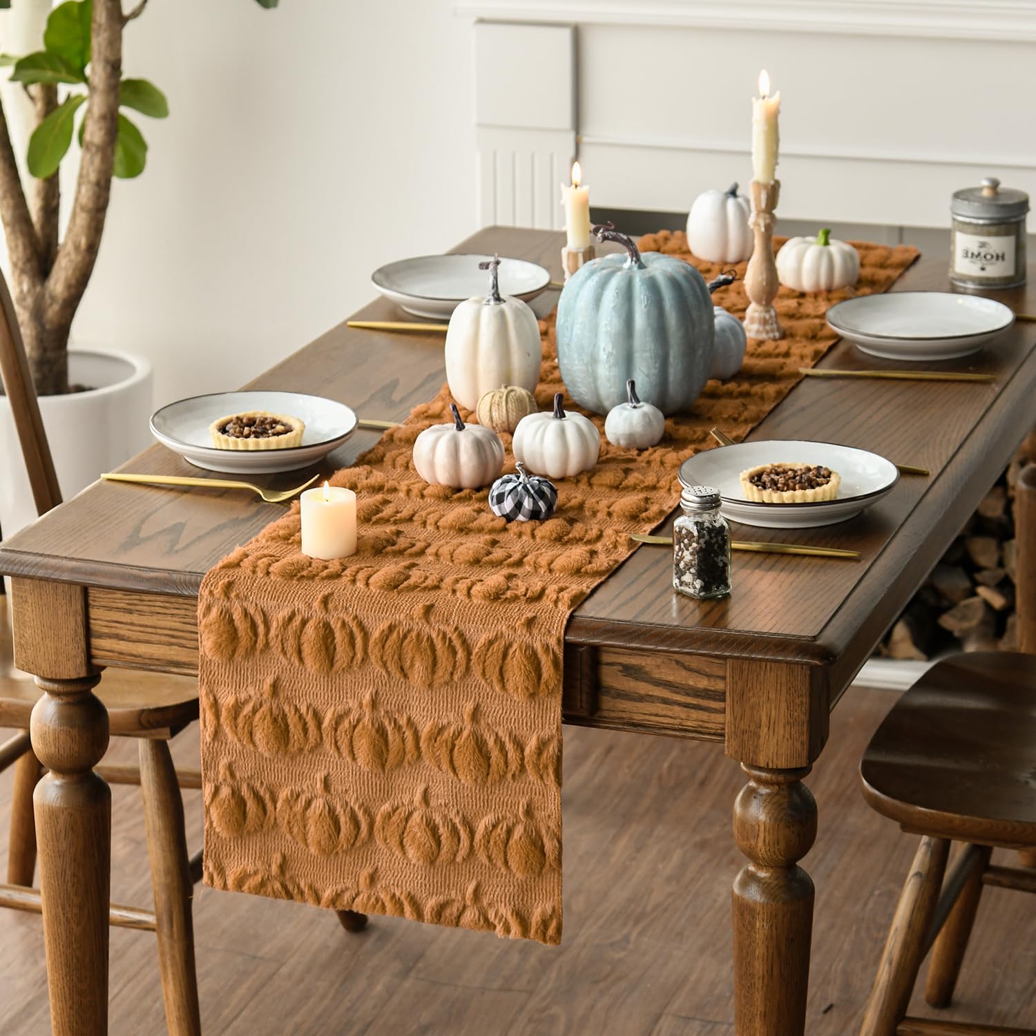 Artoid Mode jacquard texture detail enhances visual depth and tactile appeal