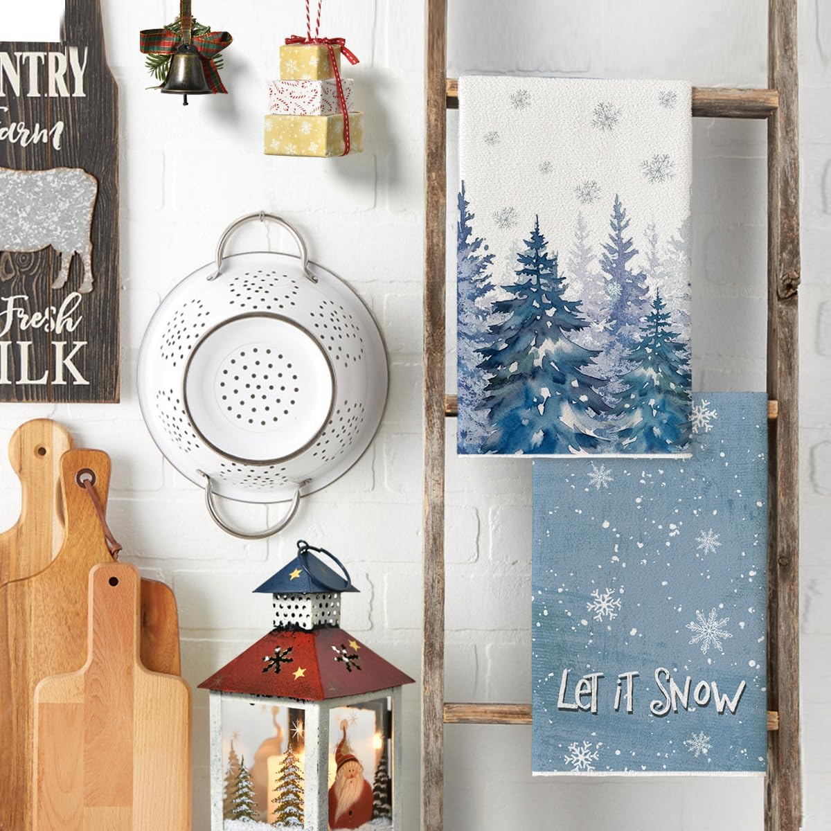 Artoid Mode ornament-pattern towels ideal for hand drying and decor