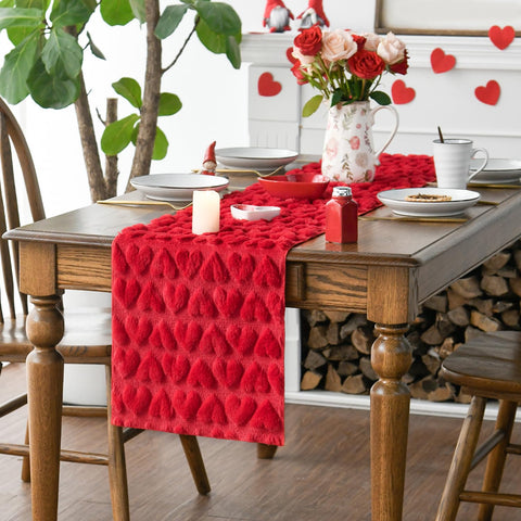 Artoid Mode heart pattern detail showcases jacquard design for romantic meals