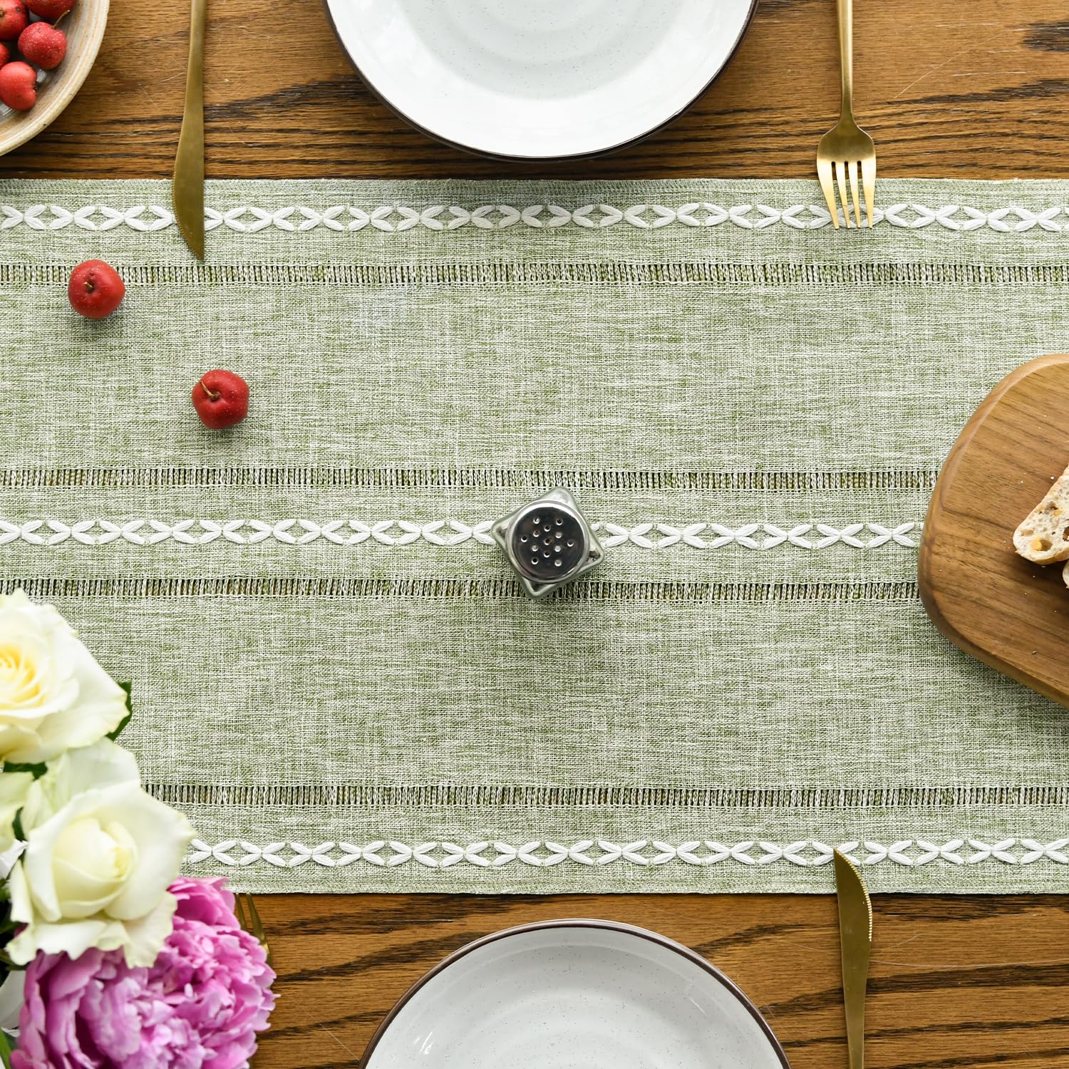 Artoid Mode hollow design detail adds texture to dining setup.