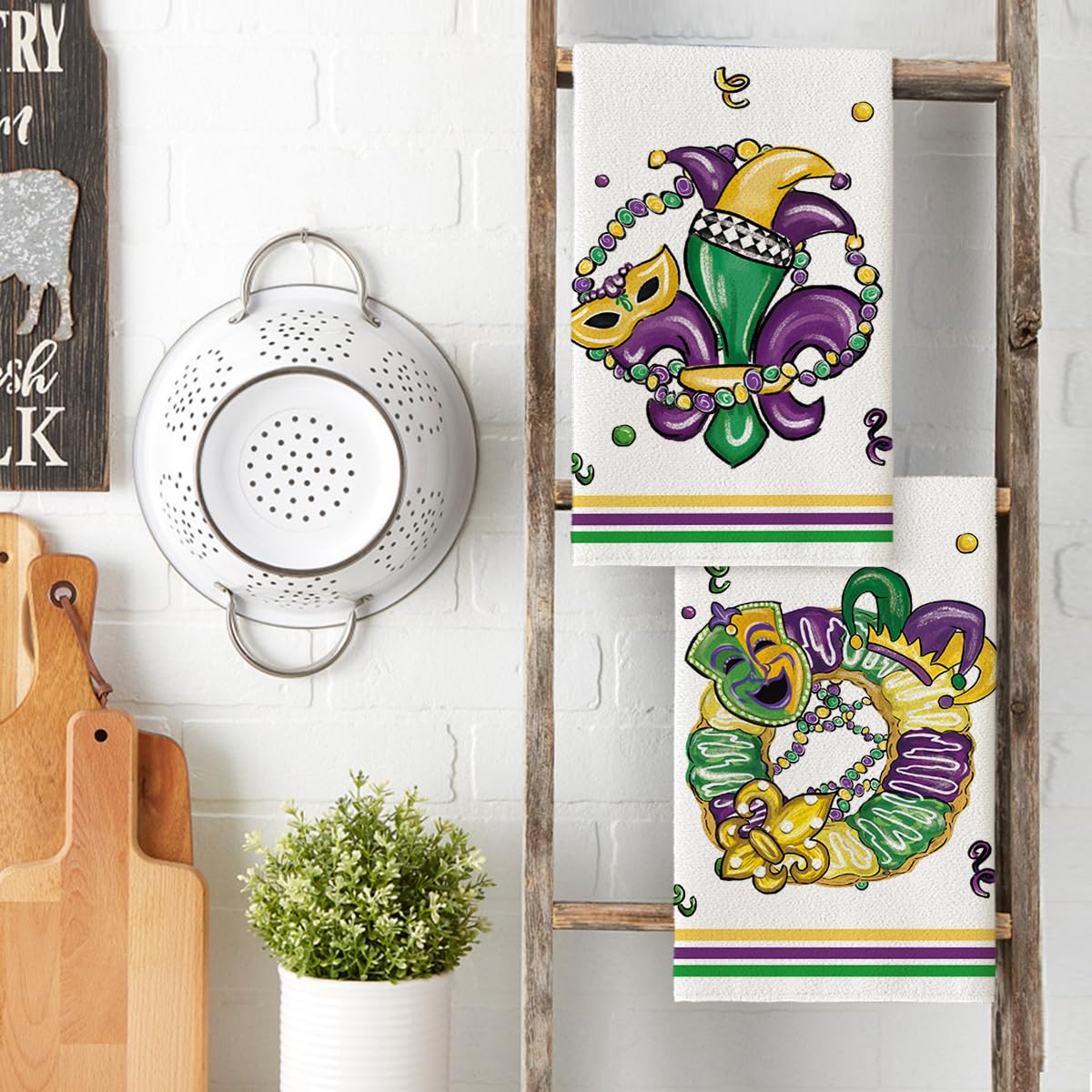Artoid Mode two-towel set, 18x26 inches, durable and practical.