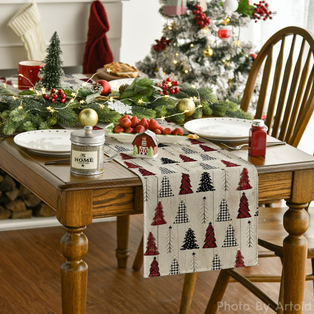Artoid Mode wood Xmas tree table runner heat protection detail