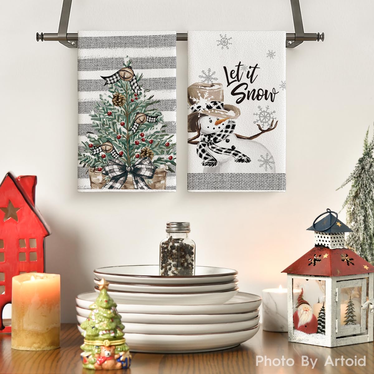 Artoid Mode Xmas Tree Snowman towel back view, durable weave for repeated machine washing.