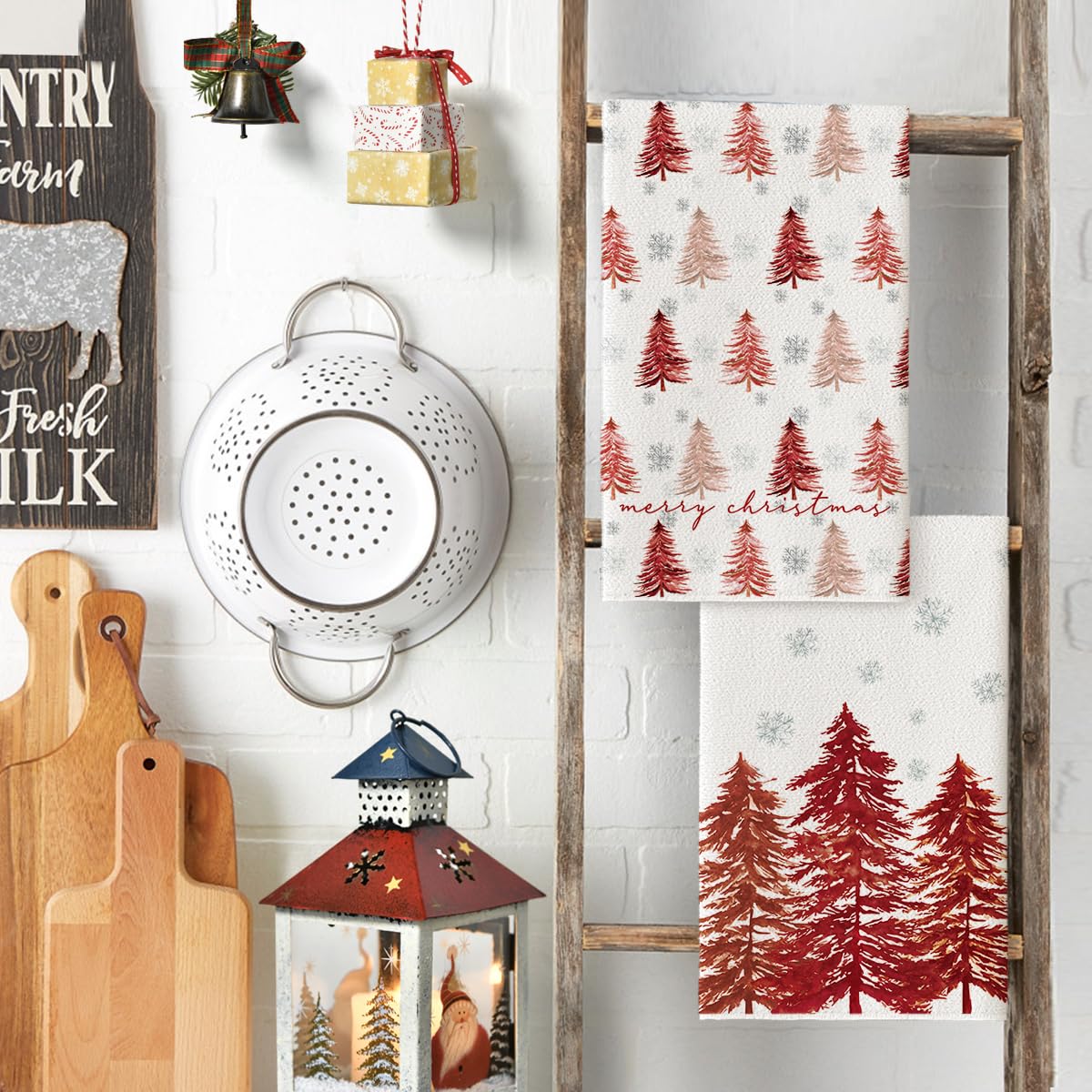 Artoid Mode snowflake-pattern kitchen towel dries quickly and protects cookware