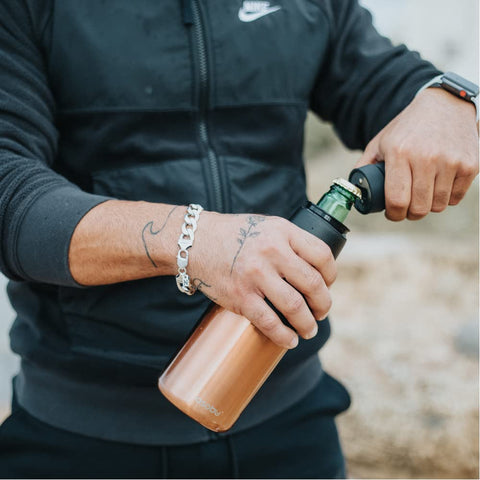 Asobu Frosty Beer Holder 2 Go bottle and can insulator preserves cold drinks for outings.