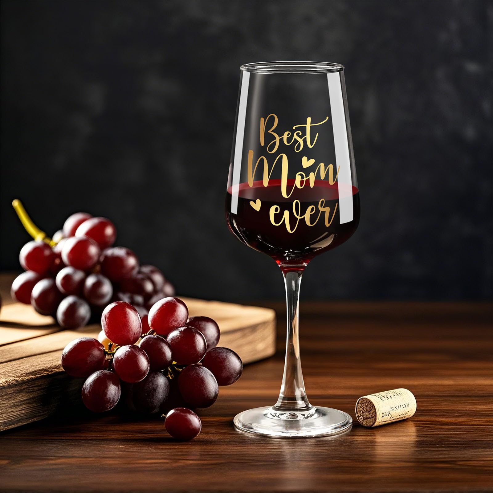 A recyclable gift box featuring Astonlink wine glass presentation