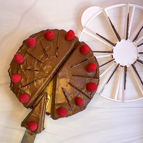 Ateco diameter guide for marking cakes up to 16 inches.