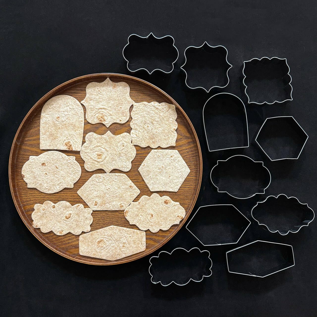 Auktosmn deep 1-inch plaque shapes enable neat cuts for cookies and sandwiches.