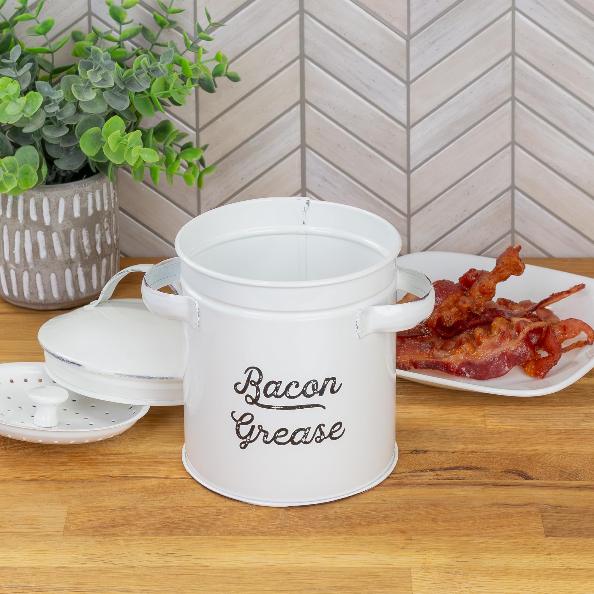 AuldHome Design white enamelware grease holder with lid to reduce splatter