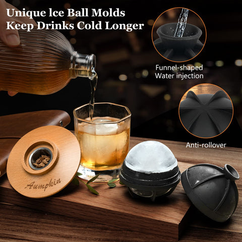 Aumpkin wooden smoker with lid preserves aroma during serving.