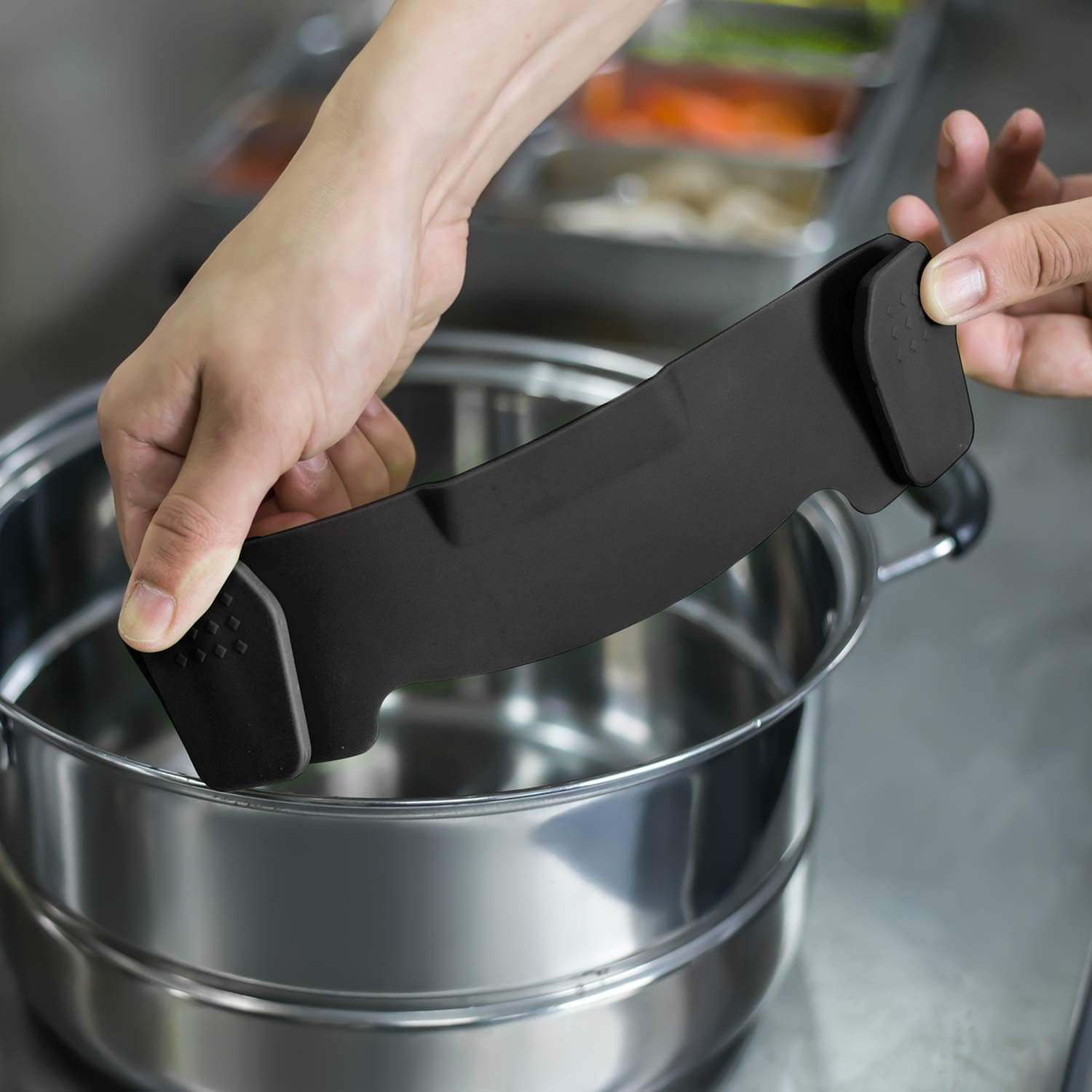 AUOON compact kitchen strainer fits small cupboards.