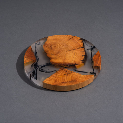 AVOCRAFTS black holder with six coasters for organized entertaining.
