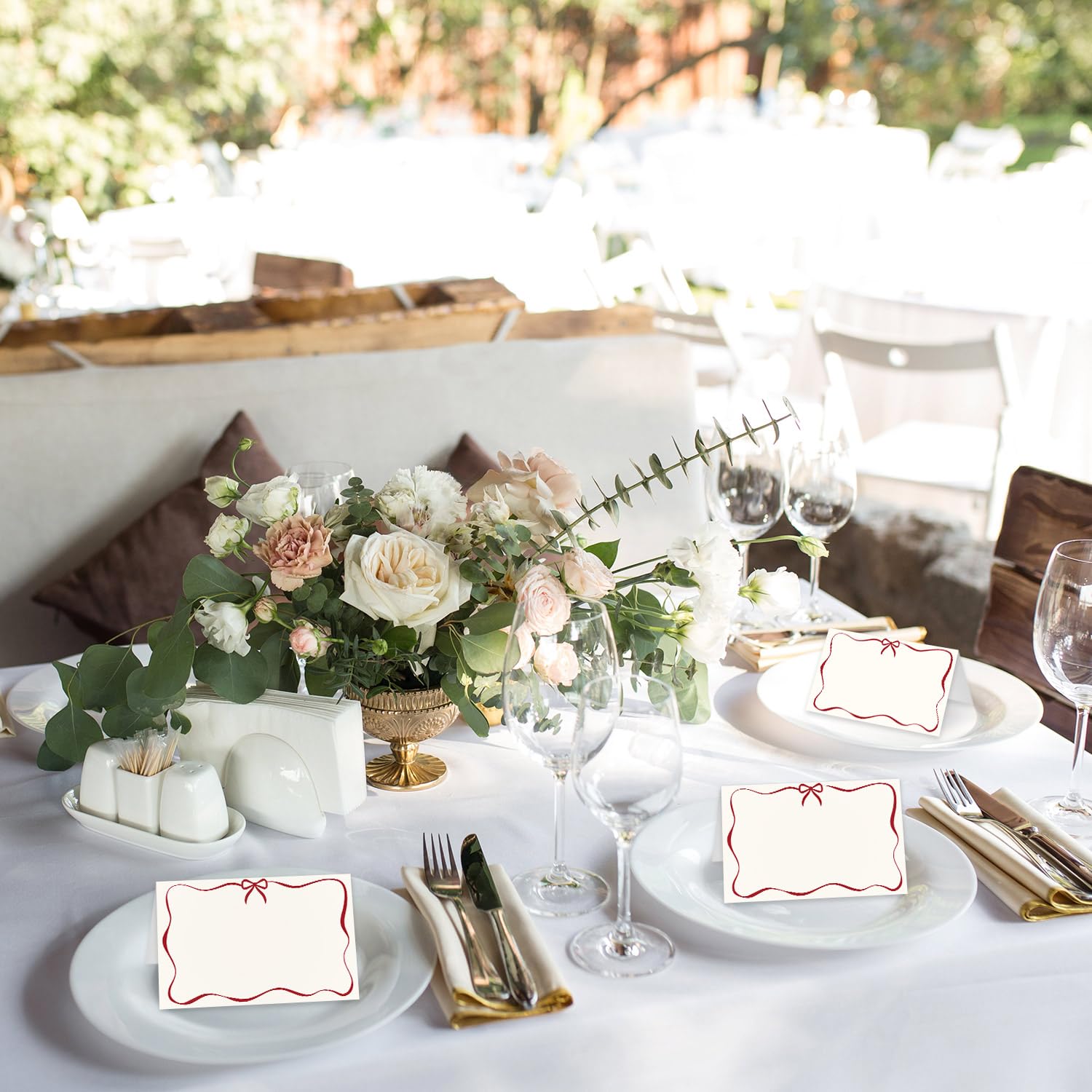 AWDSTN 25-pack table cards ready for quick setup and stylish tables.