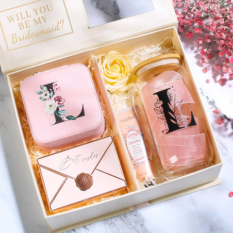 AYGXU personalized travel box with ribbon, card, and pearl detail