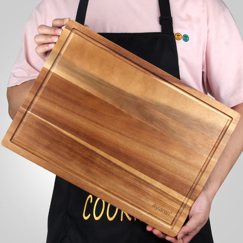 Ayiaren acacia surface with natural grain, stylish kitchen decor for any setup.