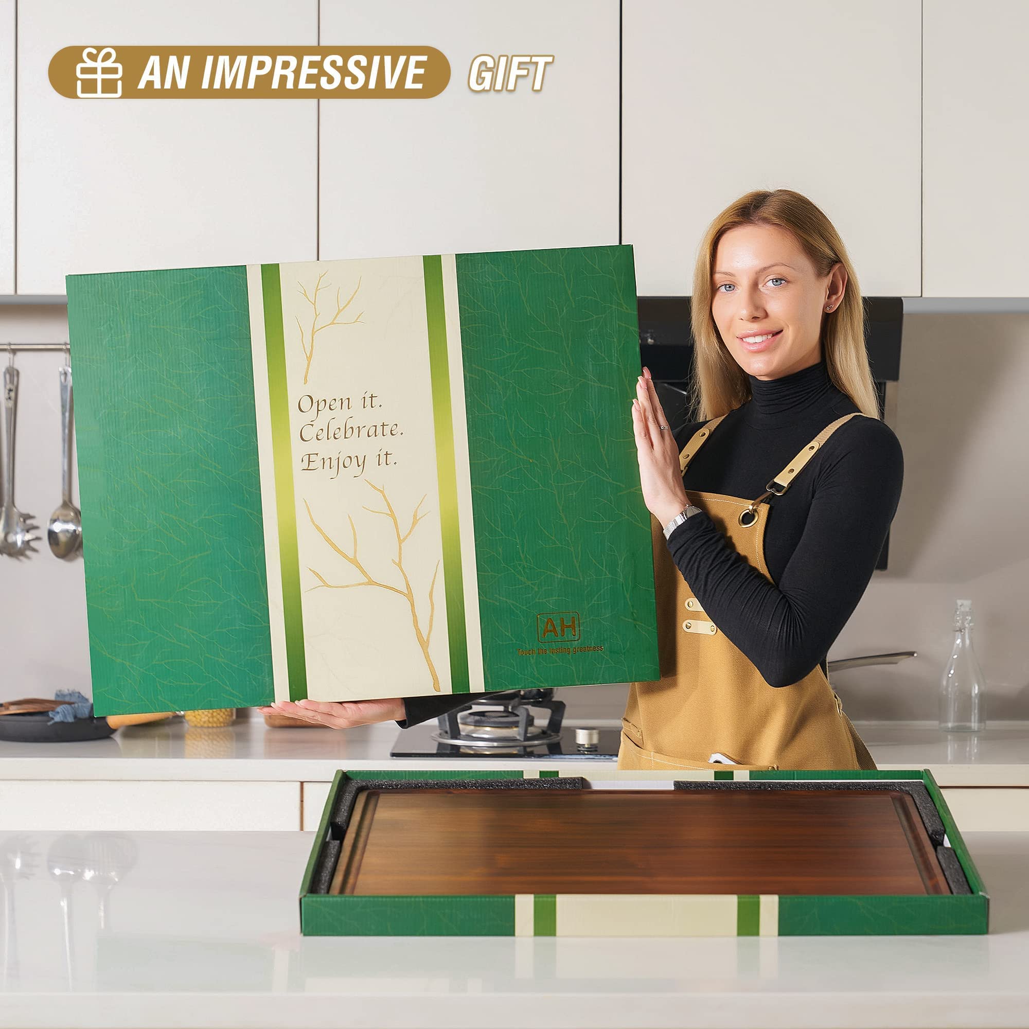 AZRHOM knife-friendly surface helps preserve blade sharpness