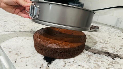 BAASK-IT non-stick coating supports easy release and fast cleanup after baking.