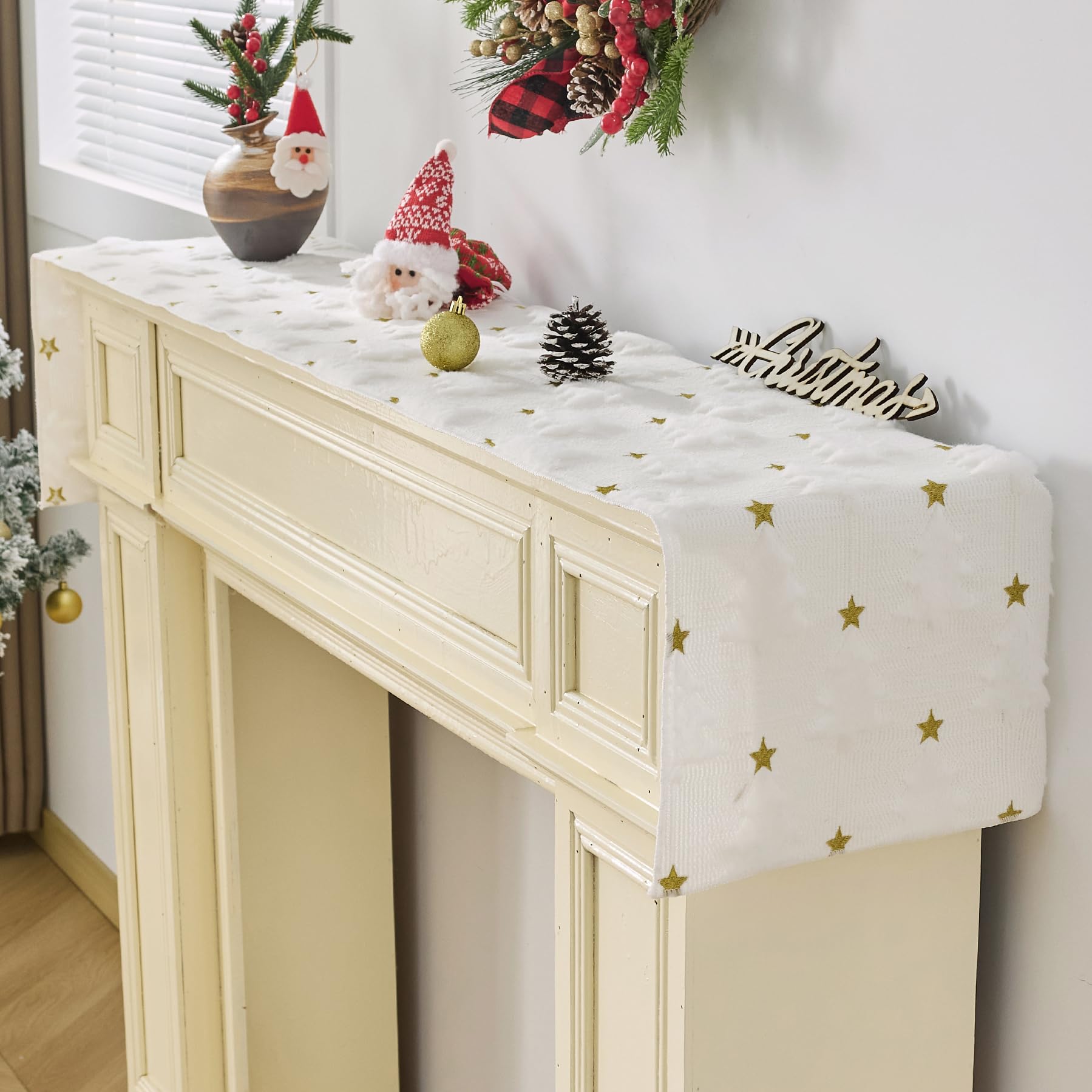 Baccessor winter decor fits dresser and coffee table.