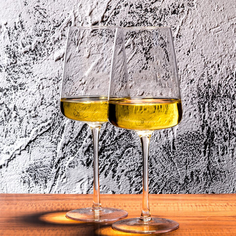 BACLIFE premium leadless crystal glassware preserves wine clarity and aroma.