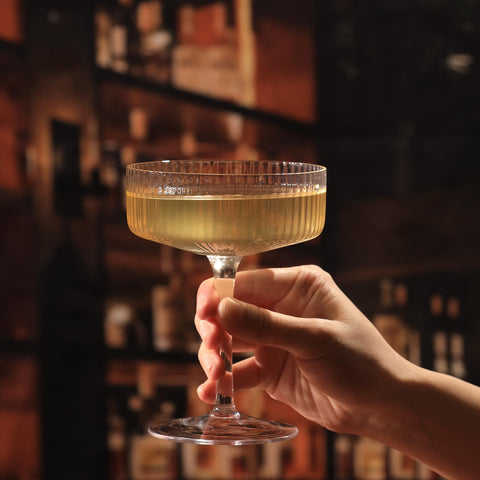 BACLIFE wide-rim coupe glasses enhance cocktail aroma