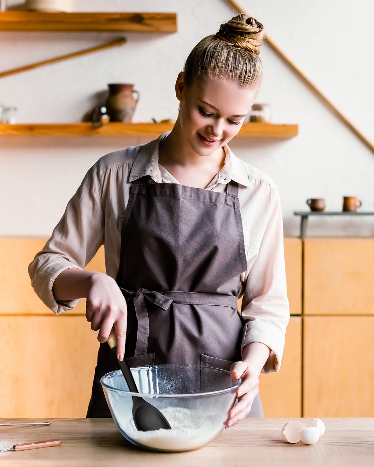 Badiano silicone is gentle on nonstick cookware with smooth edges for protection.