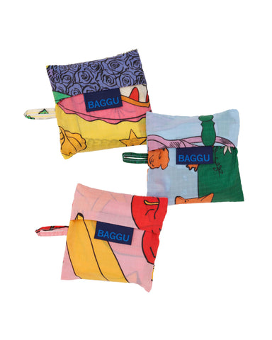 BAGGU Still Life design in use during errands and shopping