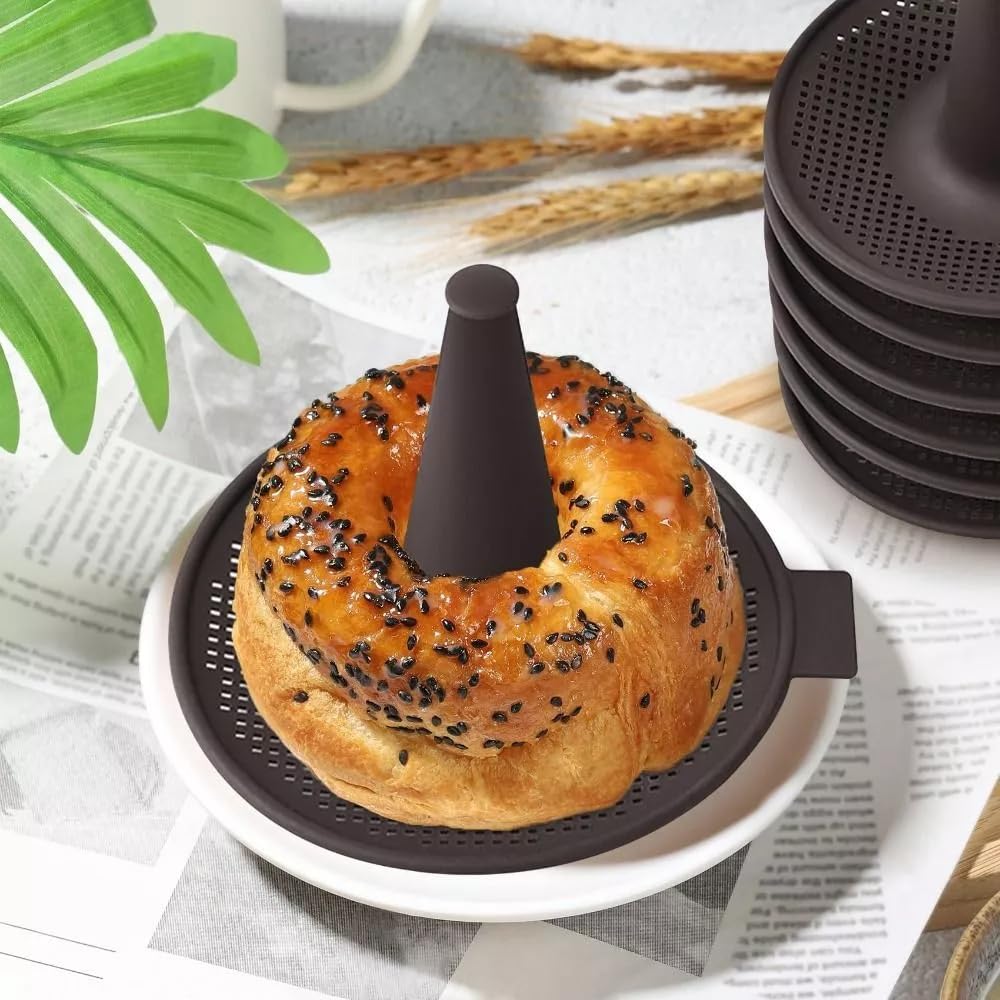 BAILEBEI donut mold close-up shows smooth interior surface