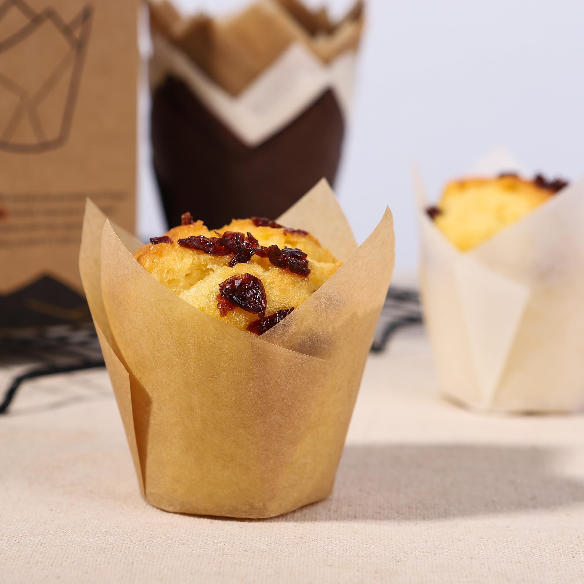 Sturdy kraft box with internal holder for Bake Choice Nordic Paper liners