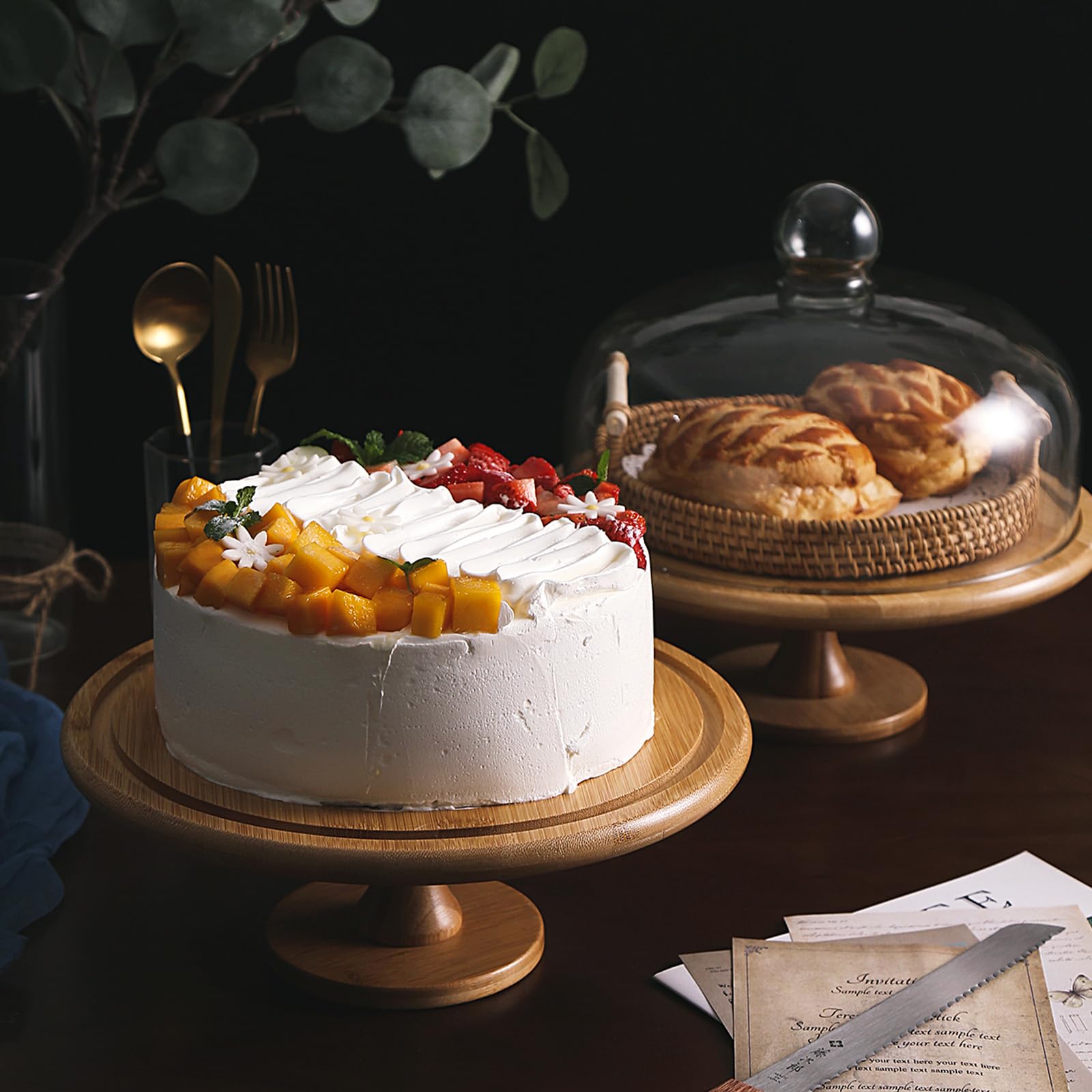 BakerChef warp-resistant design maintains pan shape during baking.