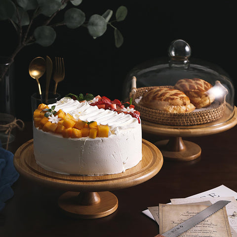 BakerChef warp-resistant design maintains pan shape during baking.