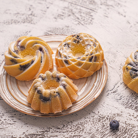 Oven safe up to 450 degrees Fahrenheit for versatile baking