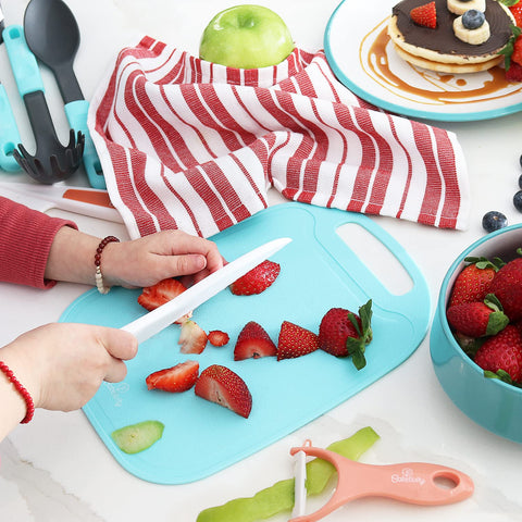 Baketivity learning set helps kids explore cooking safely and creatively