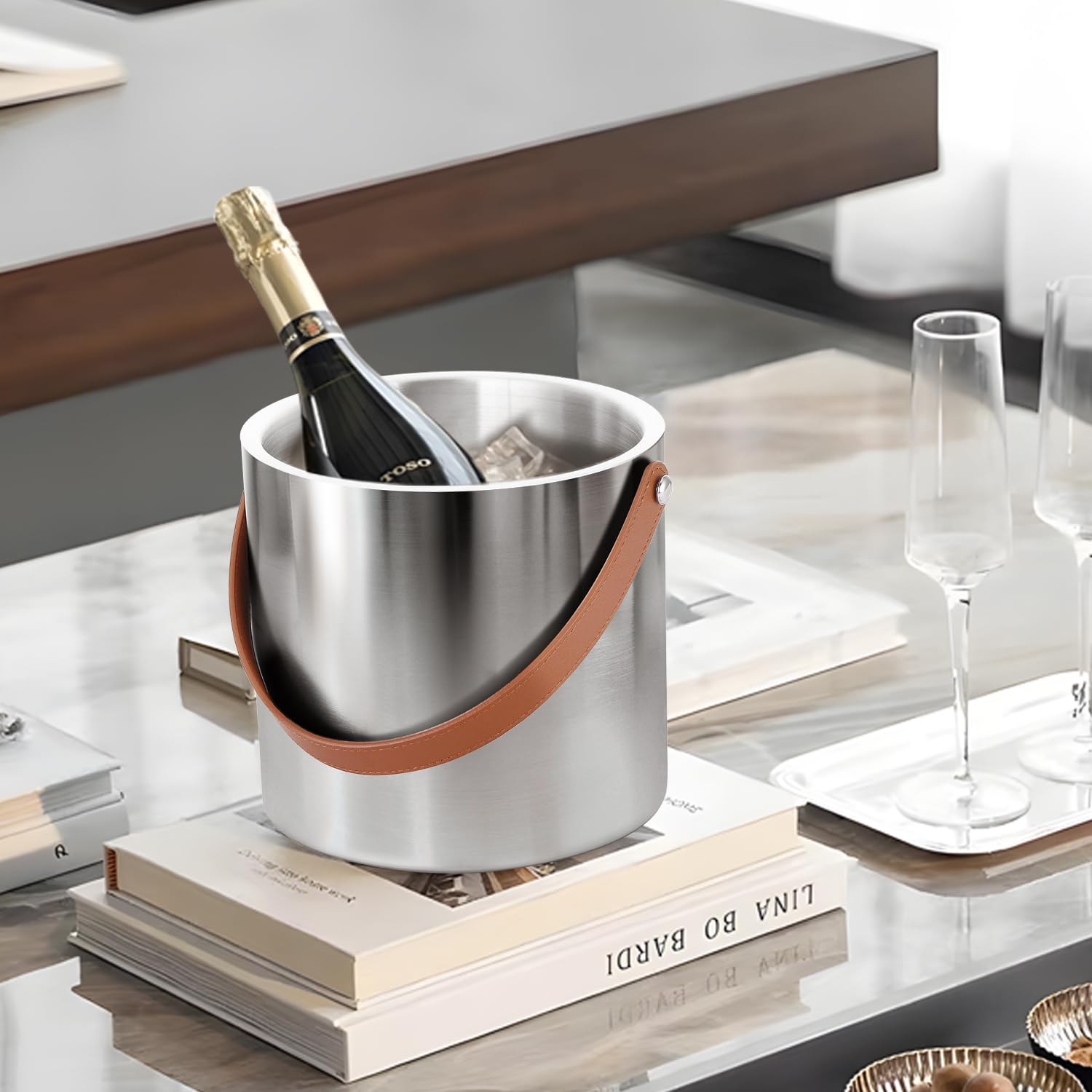 Bakpoco 3L capacity fits multiple bottles for gatherings.