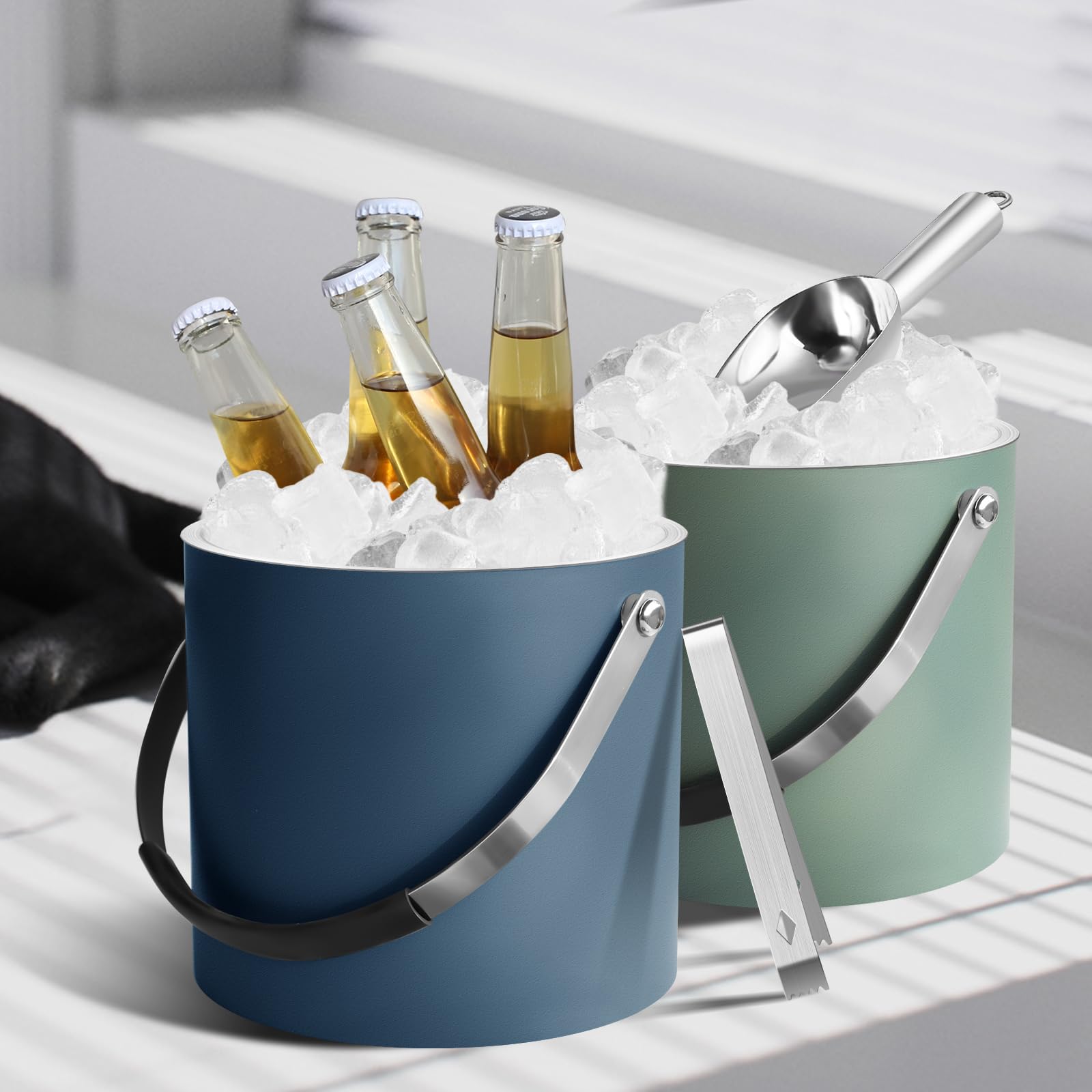 Bakpoco ice bucket features a built-in strainer to separate melted water.
