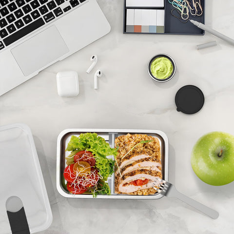 Bakpoco microwave-safe lunch box allows quick reheating under 800 watts.