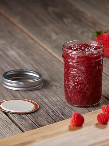 Close-up Ball lid sealing for jam canning