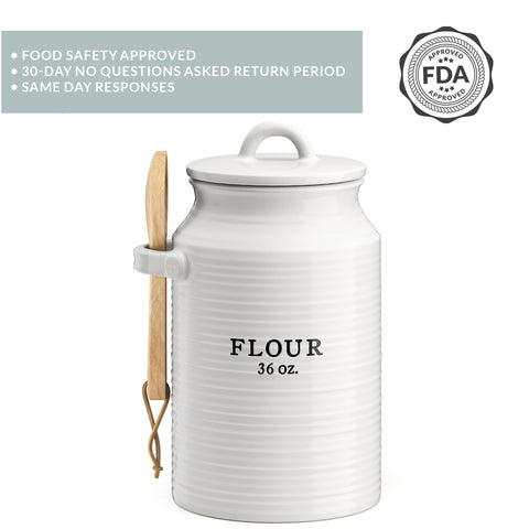 Barnyard Designs airtight lid keeps contents dry and fresh for daily use.