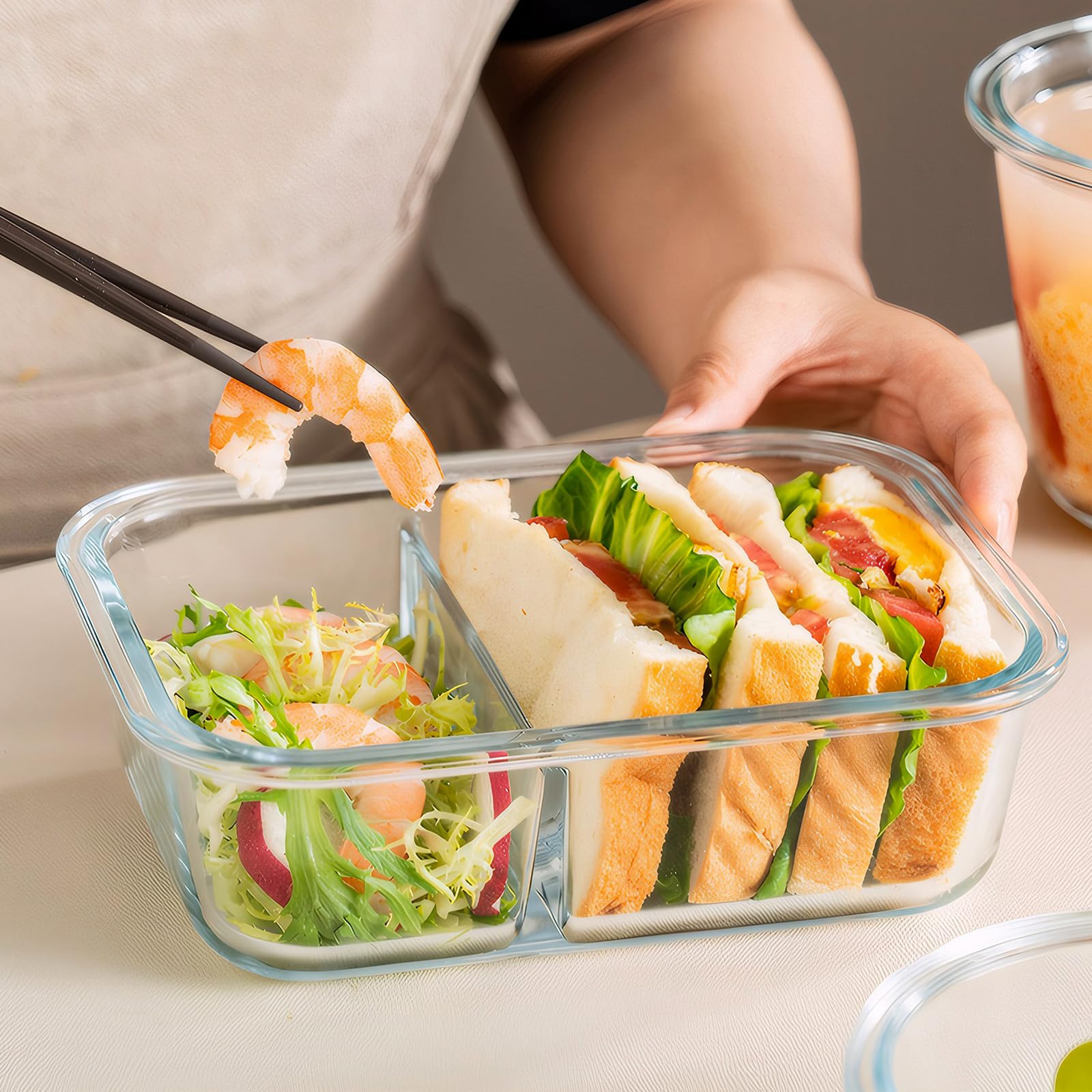 BAYZZ easy-clean glass resists stains and odors for daily use.