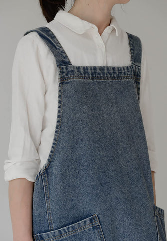 BCHWAY FAMILY apron in use during kitchen and workspace tasks for efficiency.