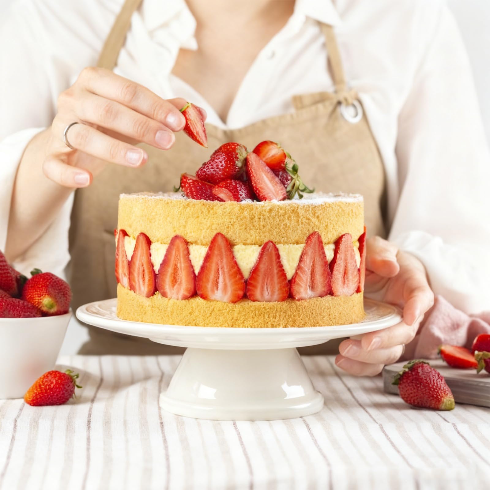 Bekith stackable silicone pans save space in kitchen