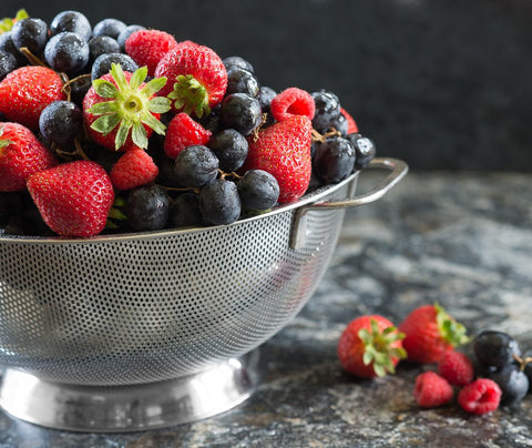 Bellemain dishwasher-safe colander for easy cleanup after cooking.