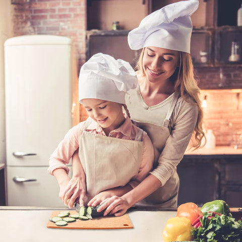 Belwares cutting board heat-resistant up to 350°F for temporary heat tasks.