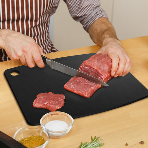 Belwares wooden cutting board durable-heat-resistant, handles tasks up to 350°F.