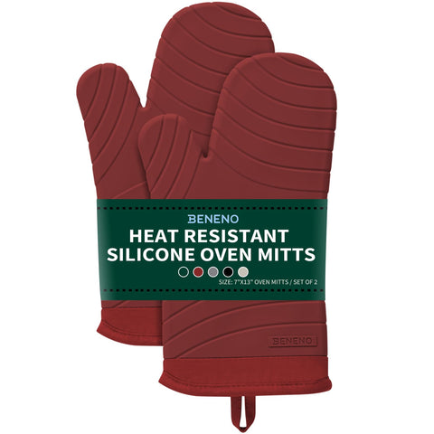 Beneno heat-resistant silicone oven mitts in red provide reliable heat protection for hot trays.