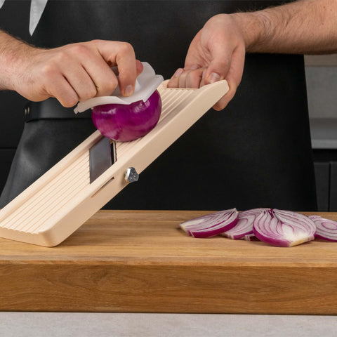 Benriner coarse julienne for robust textures.