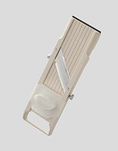 Interchangeable blades on Benriner No. 64 deliver varied textures.