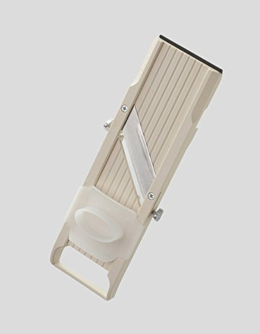 Interchangeable blades on Benriner No. 64 deliver varied textures.